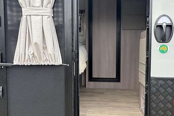 2025 Jayco Base Station 24.75-6.4T.Bs-My25