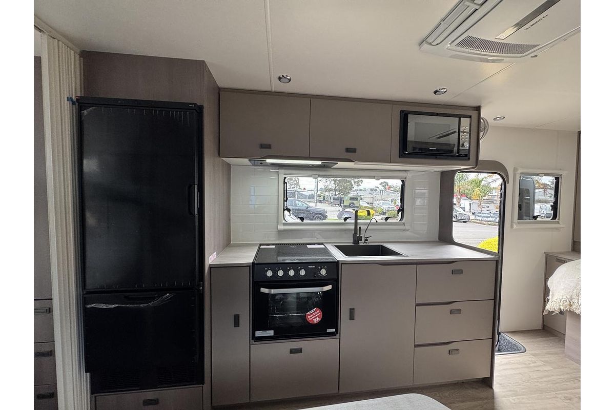 2025 Jayco Base Station 24.75-6.4T.Bs-My25