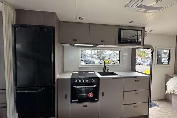 2025 Jayco Base Station 24.75-6.4T.Bs-My25