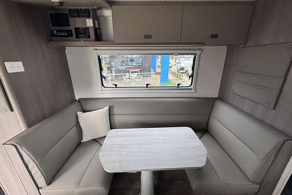 2025 Jayco Base Station 24.75-6.4T.Bs-My25
