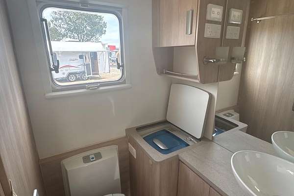 2017 Jayco Starcraft 19.61-2.17Sc