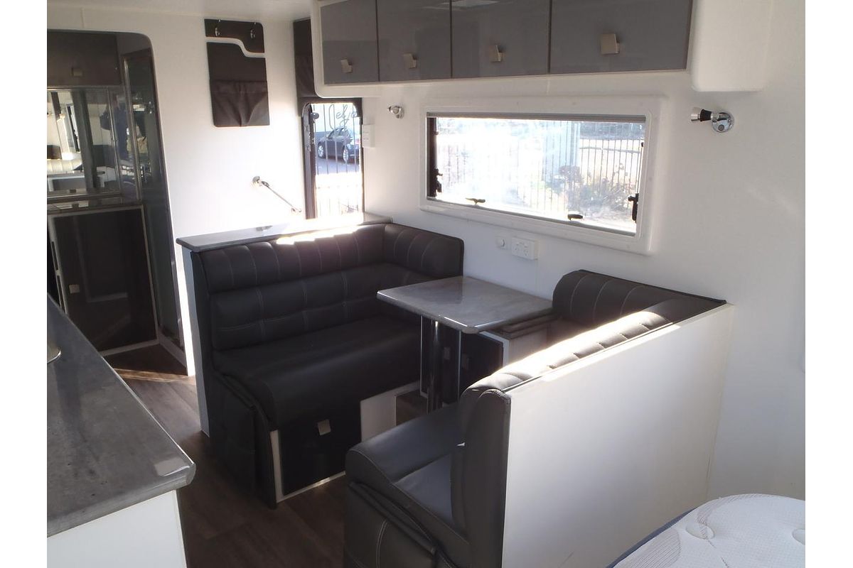 2022 Hilltop Caravans Feathertop
