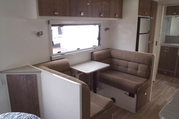 2016 Essential Caravans Grant Cruiser Series 2