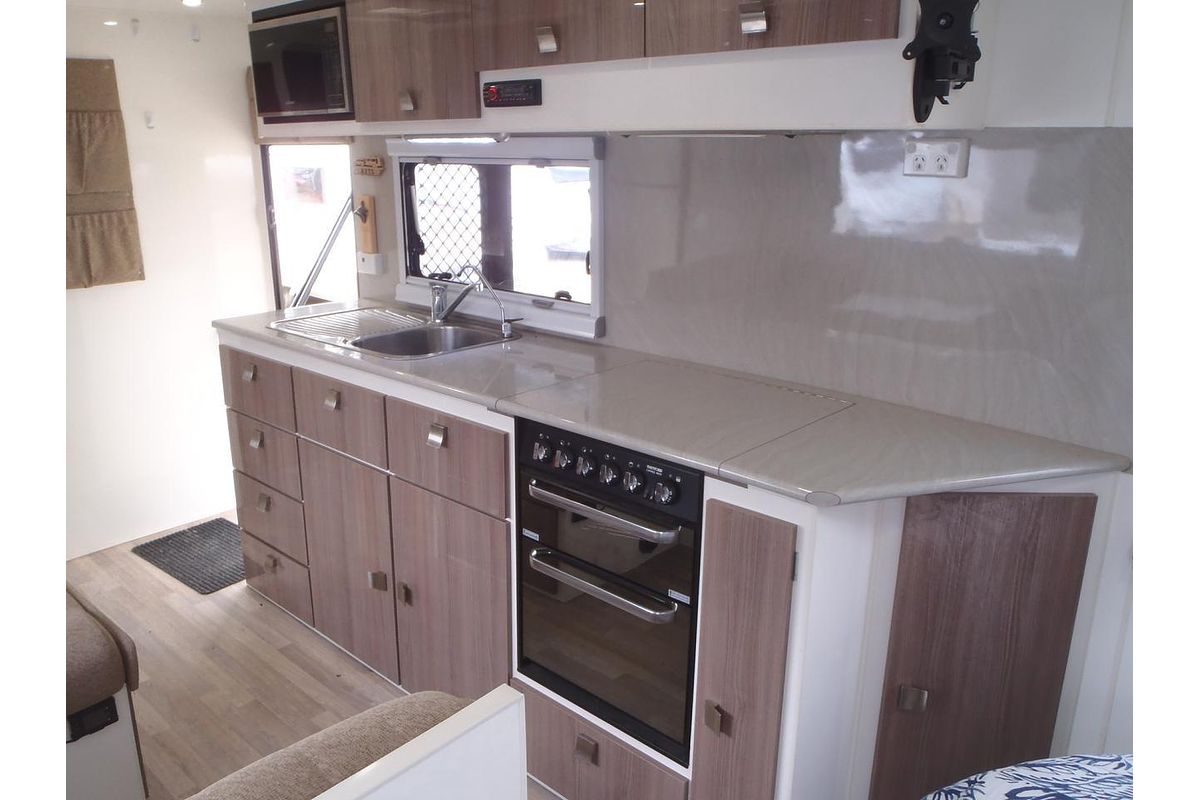 2016 Essential Caravans Grant Cruiser Series 2
