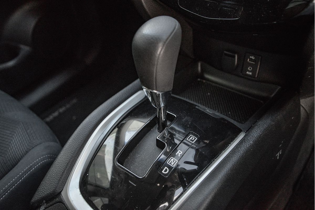 2015 Nissan X-TRAIL ST T32