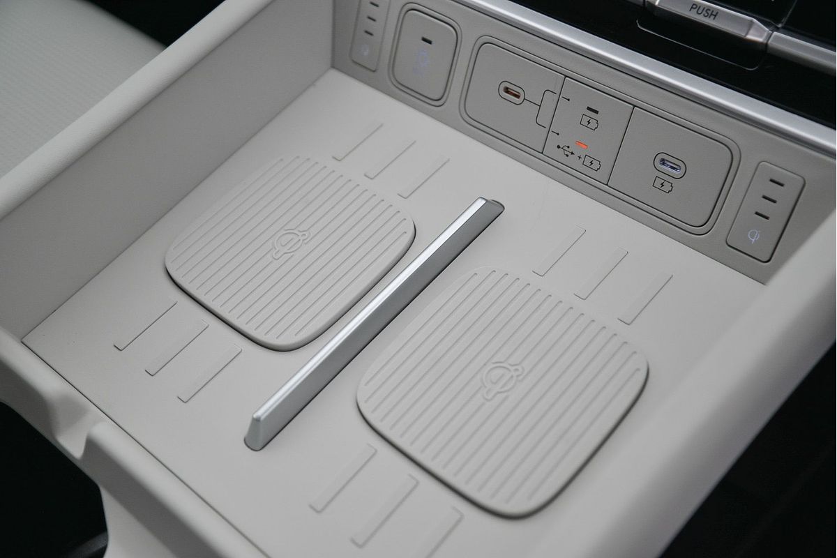 2025 Hyundai Santa Fe Calligraphy MX5.V1