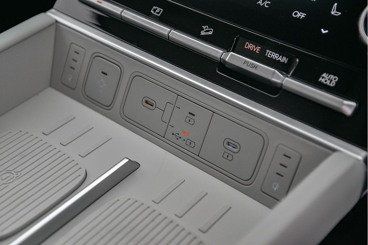 2025 Hyundai Santa Fe Calligraphy MX5.V1