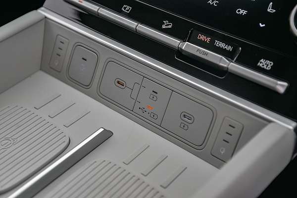 2025 Hyundai Santa Fe Calligraphy MX5.V1