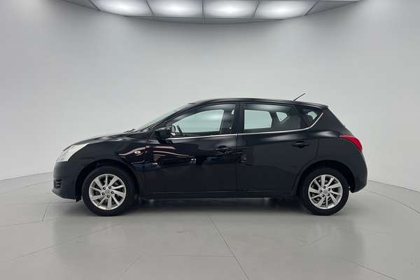 2013 Nissan Pulsar ST C12