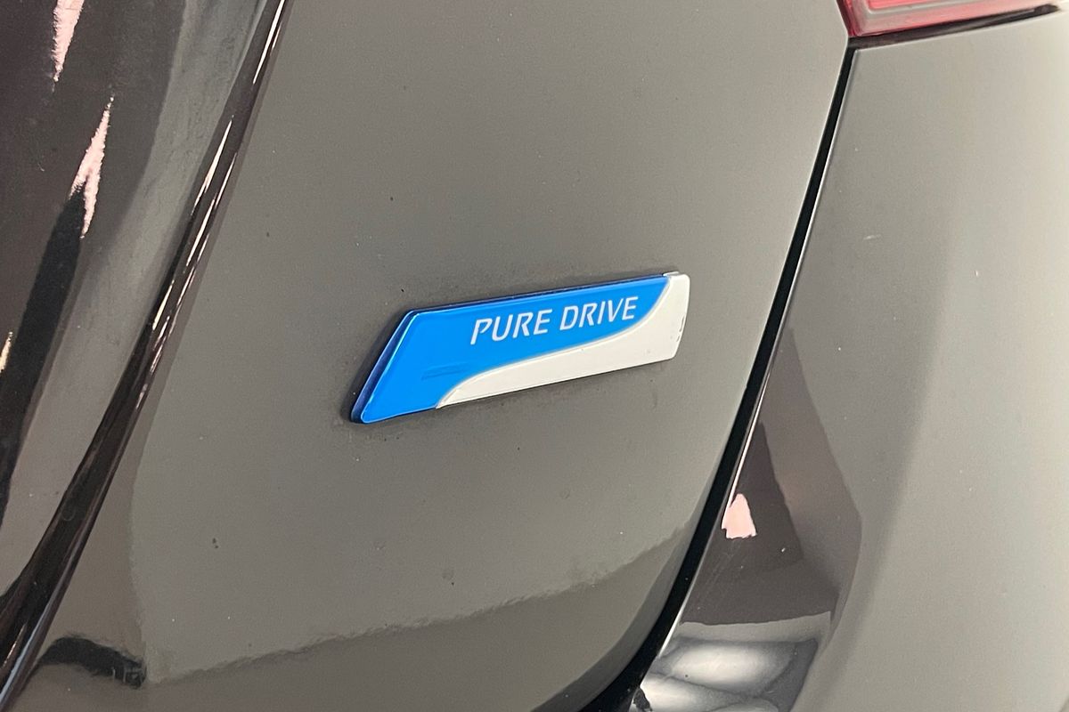 2013 Nissan Pulsar ST C12
