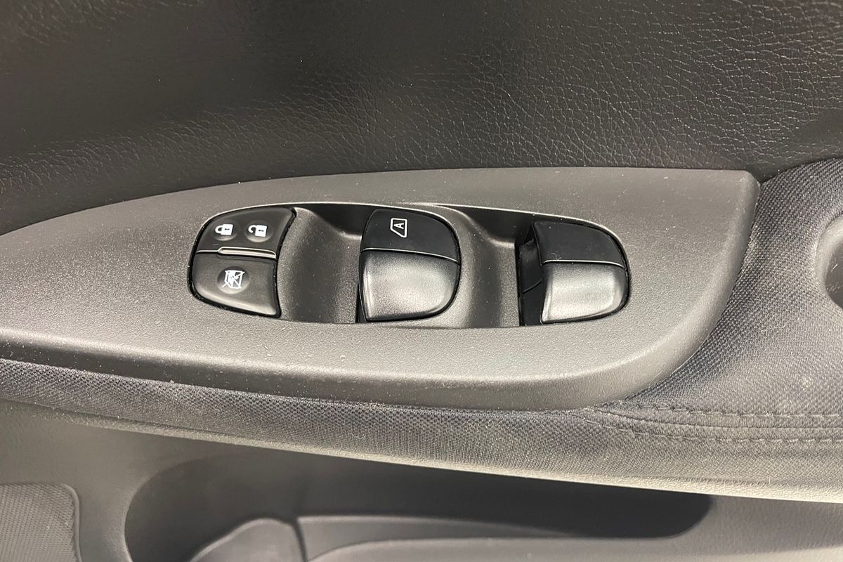 2013 Nissan Pulsar ST C12