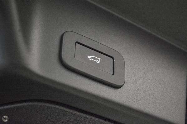 2025 Land Rover Range Rover Evoque P250 Dynamic SE L551