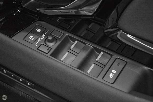 2025 Land Rover Range Rover Evoque P250 Dynamic SE L551