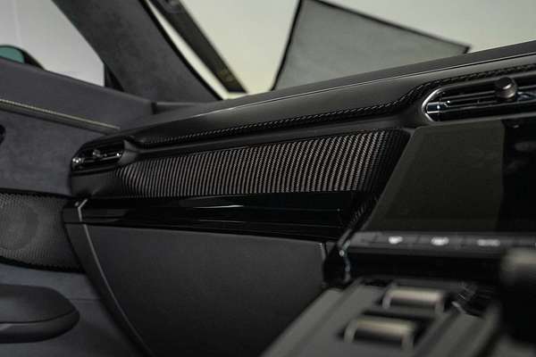 2024 Aston Martin Vantage
