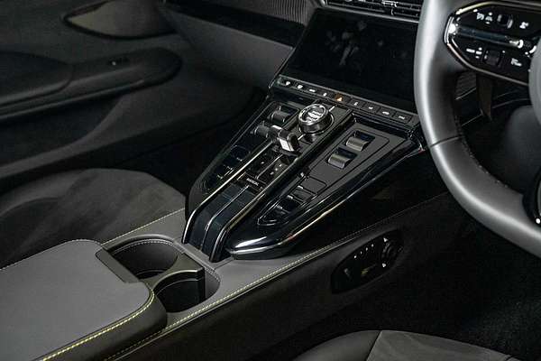 2024 Aston Martin Vantage