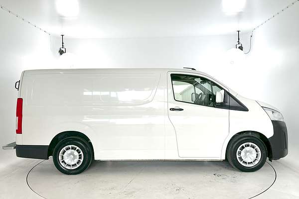 2022 Toyota Hiace GDH300R LWB