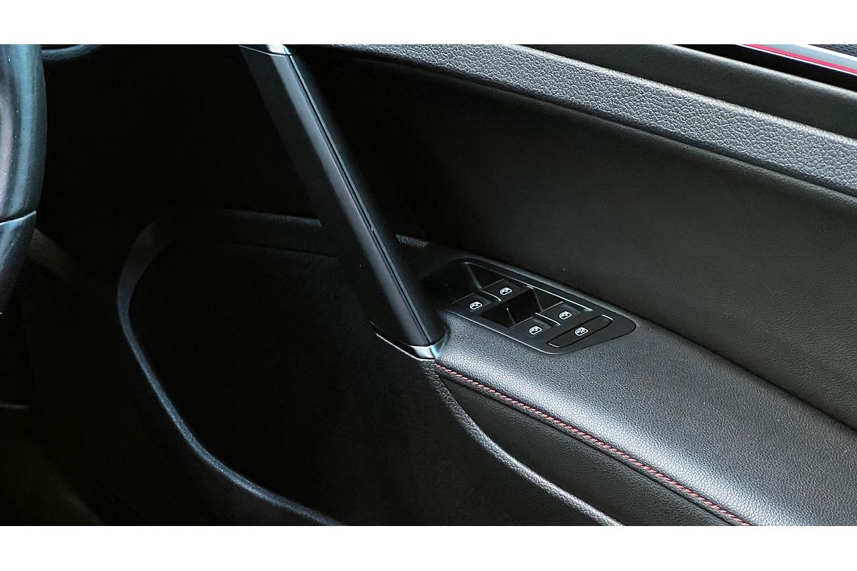 2017 Volkswagen Golf GTI 7