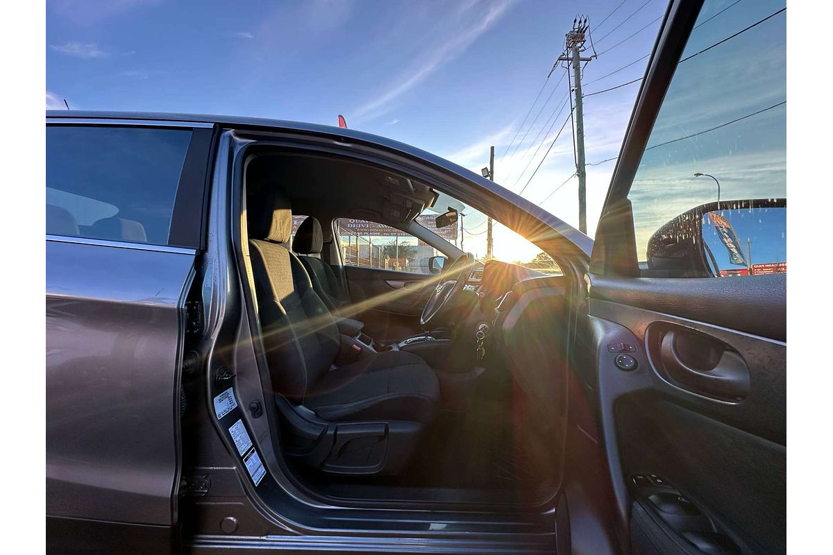 2016 Nissan Qashqai  ST