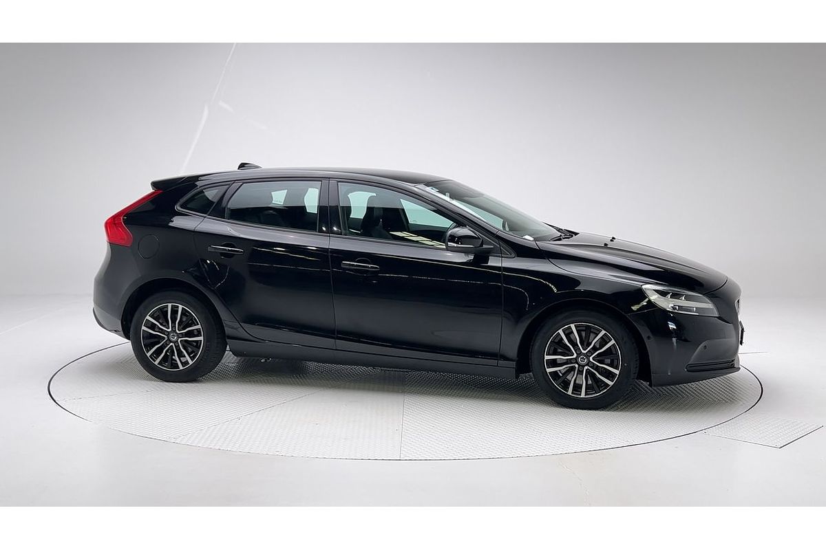 2017 Volvo V40 D2 Momentum