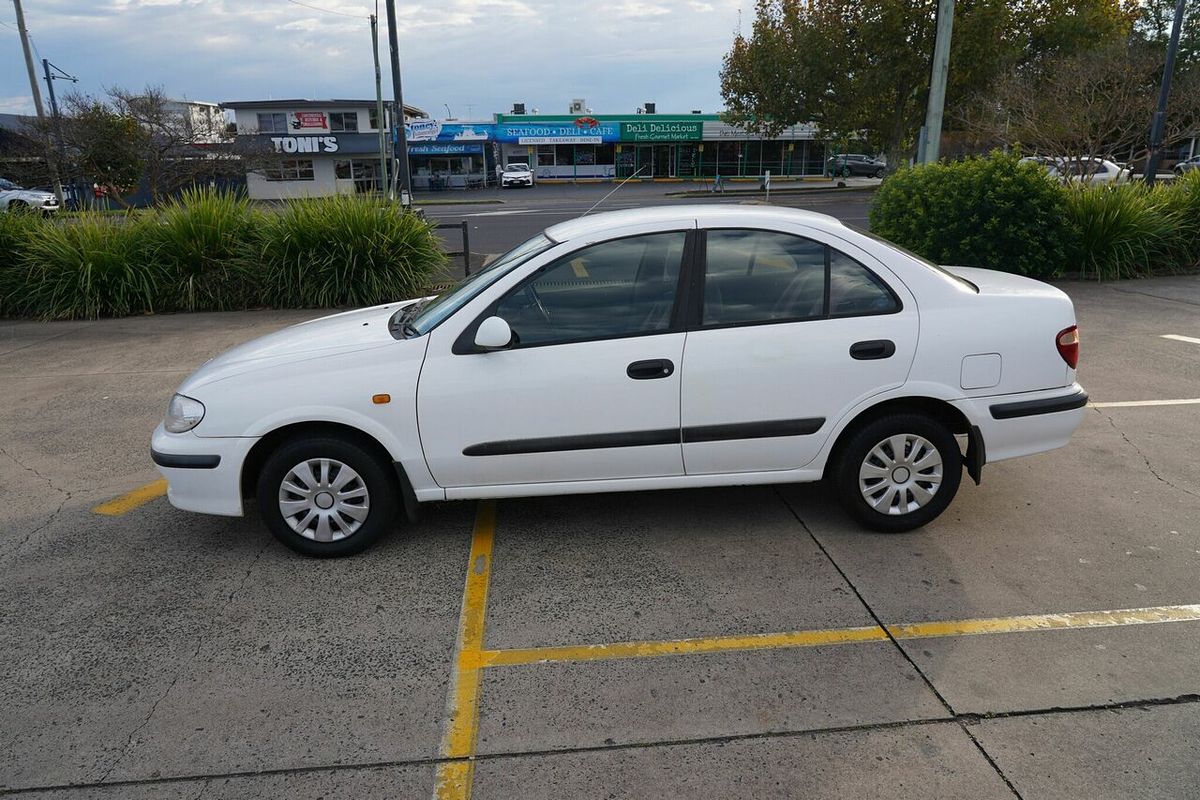 2000 Nissan Pulsar ST N16