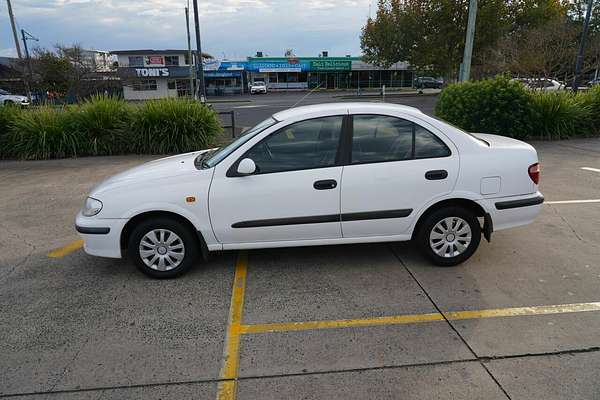 2000 Nissan Pulsar ST N16