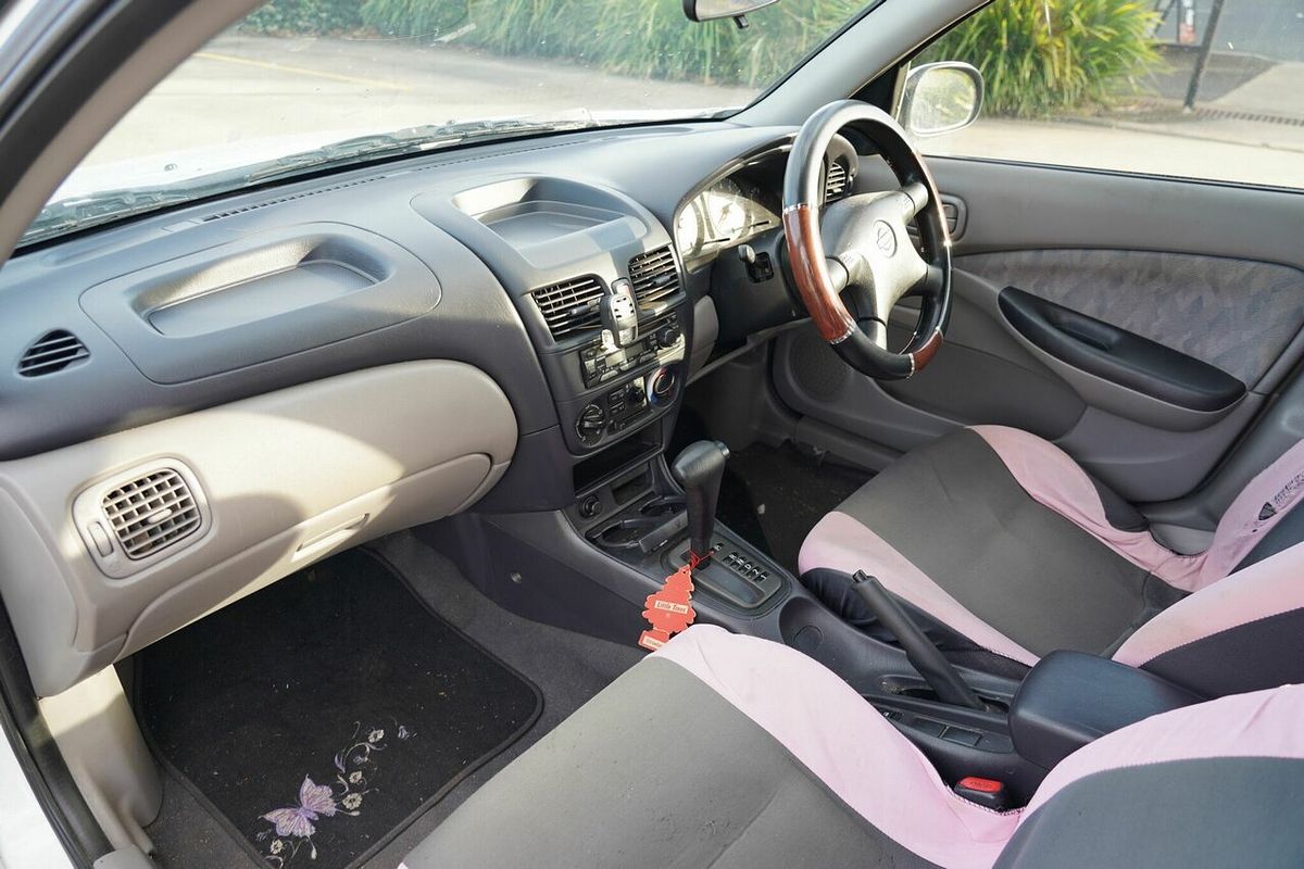 2000 Nissan Pulsar ST N16
