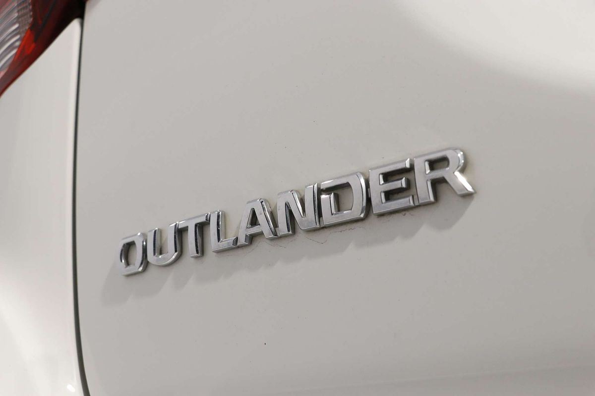 2020 Mitsubishi Outlander LS ZL