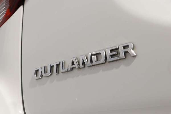 2020 Mitsubishi Outlander LS ZL