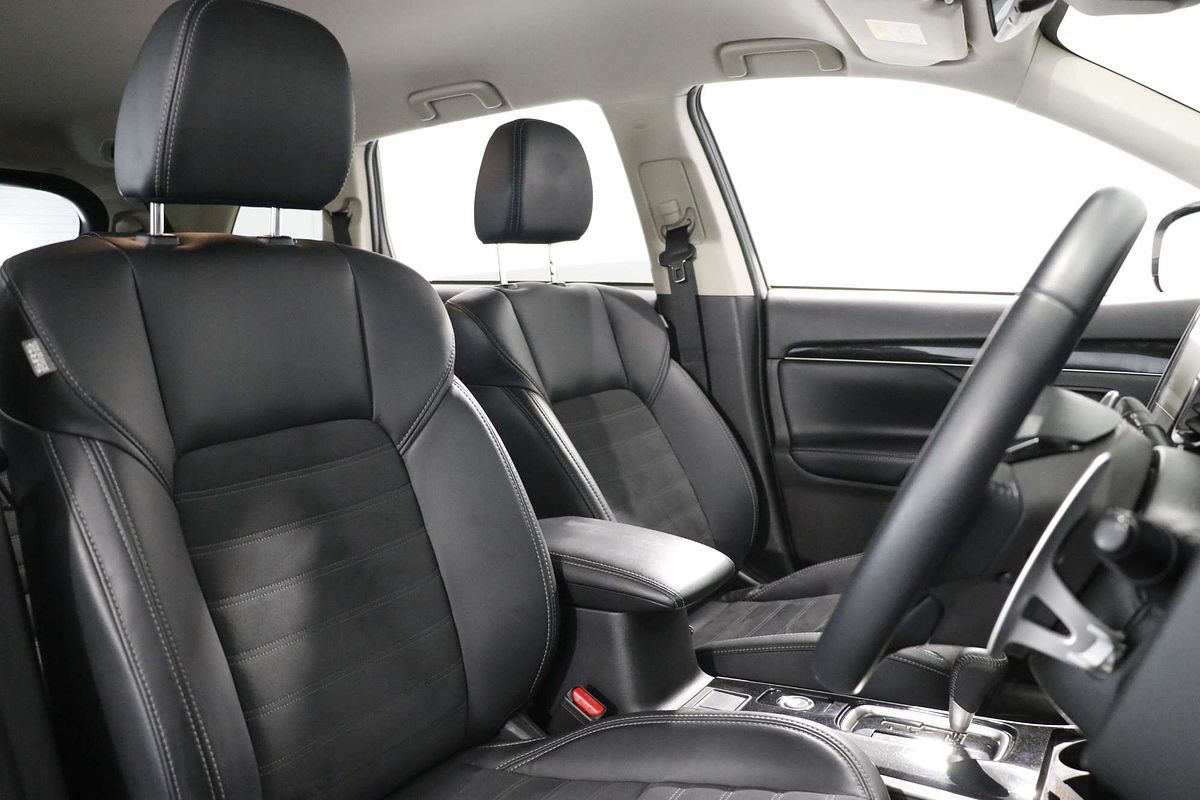 2020 Mitsubishi Outlander LS ZL