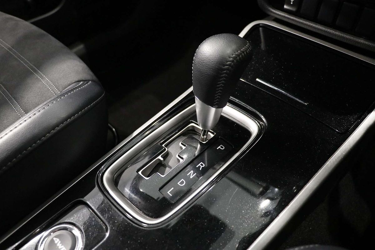 2020 Mitsubishi Outlander LS ZL