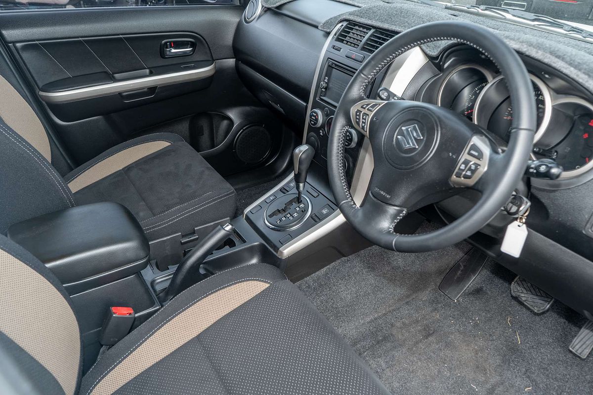 2014 Suzuki Grand Vitara Sport JB
