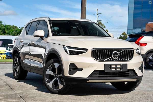 2024 Volvo XC40 Ultra B4 Bright