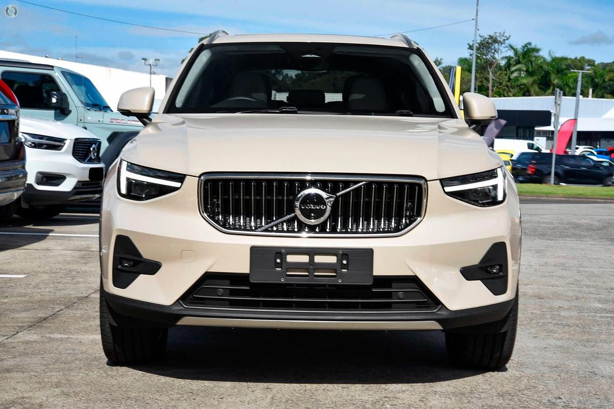 2024 Volvo XC40 Ultra B4 Bright