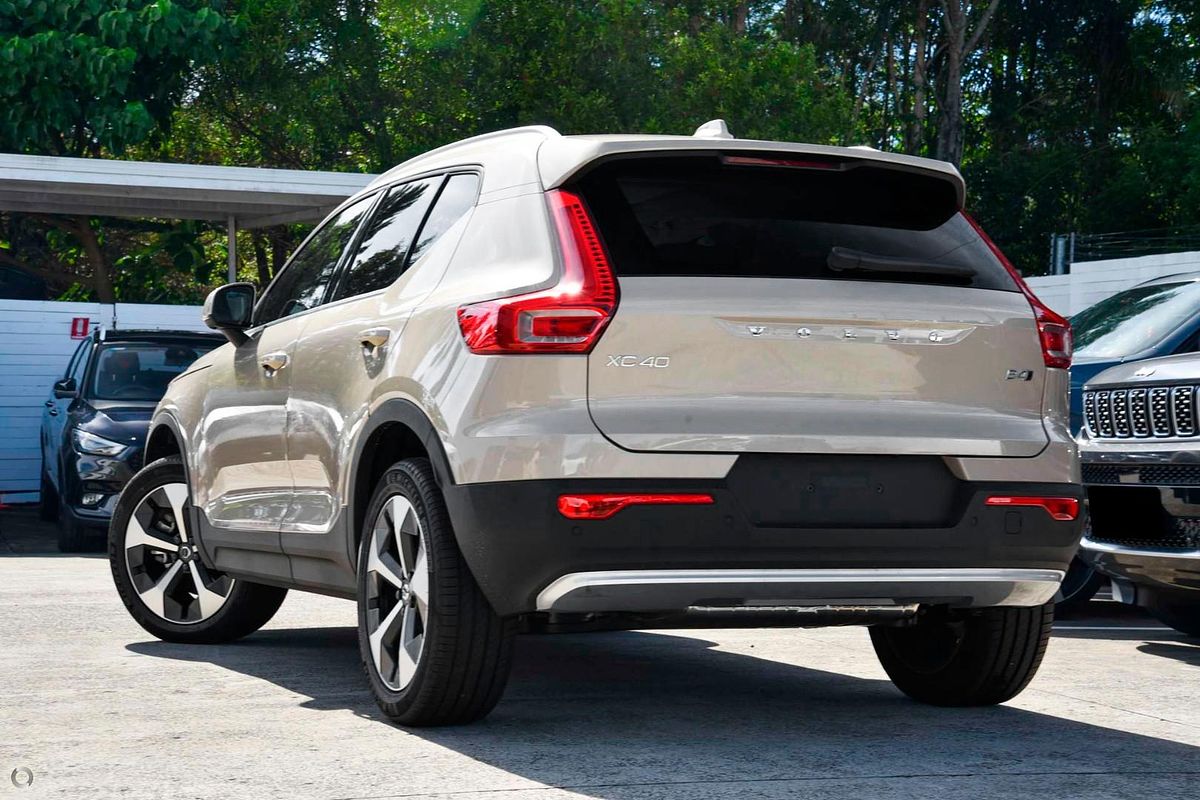 2024 Volvo XC40 Ultra B4 Bright