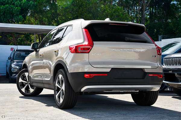 2024 Volvo XC40 Ultra B4 Bright