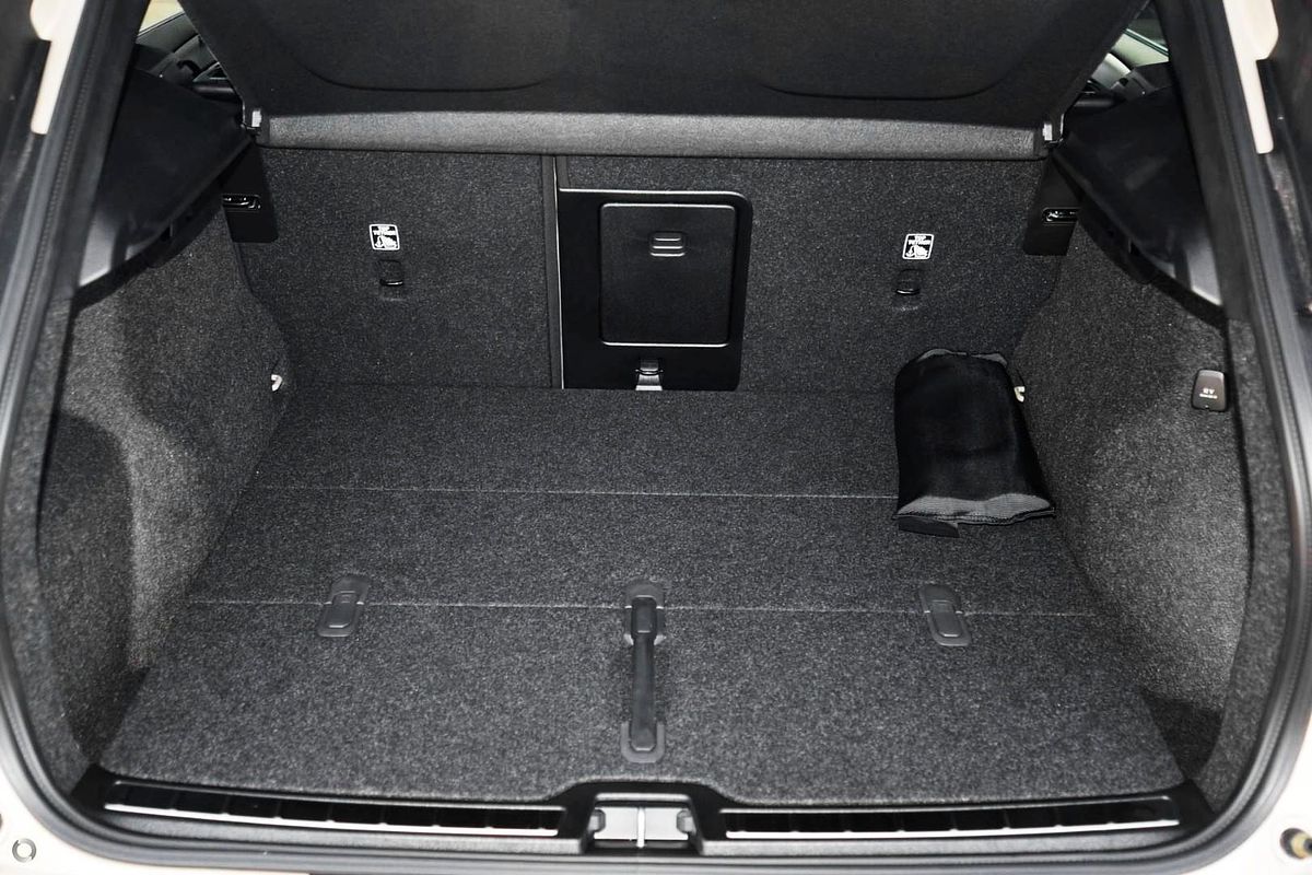 2024 Volvo XC40 Ultra B4 Bright