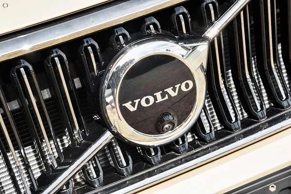 2024 Volvo XC40 Ultra B4 Bright