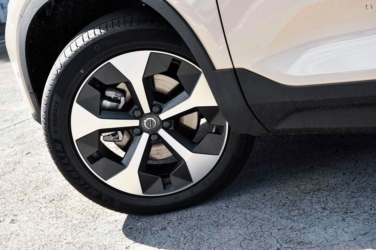 2024 Volvo XC40 Ultra B4 Bright