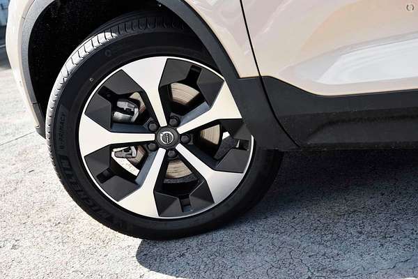 2024 Volvo XC40 Ultra B4 Bright