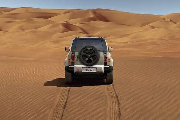 2024 Land Rover Defender 90 D250 S L663