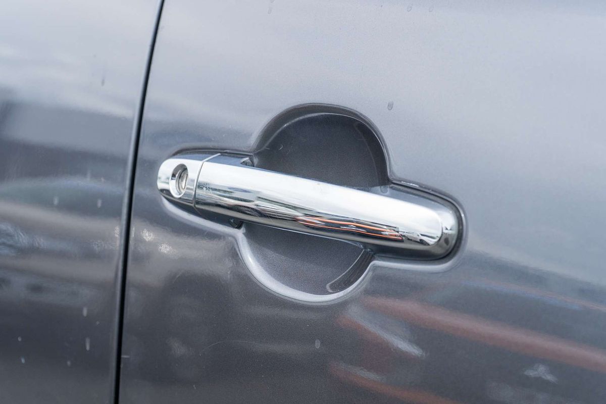 2012 Toyota Hilux SR5 GGN25R 4X4