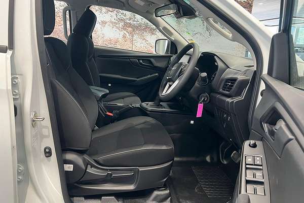 2025 Isuzu D-MAX SX 4X4