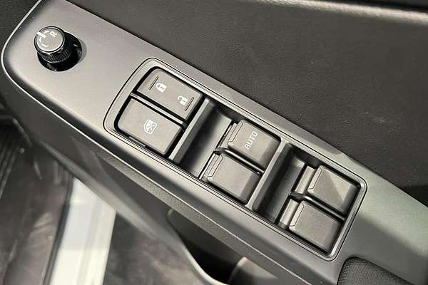 2025 Isuzu D-MAX SX 4X4