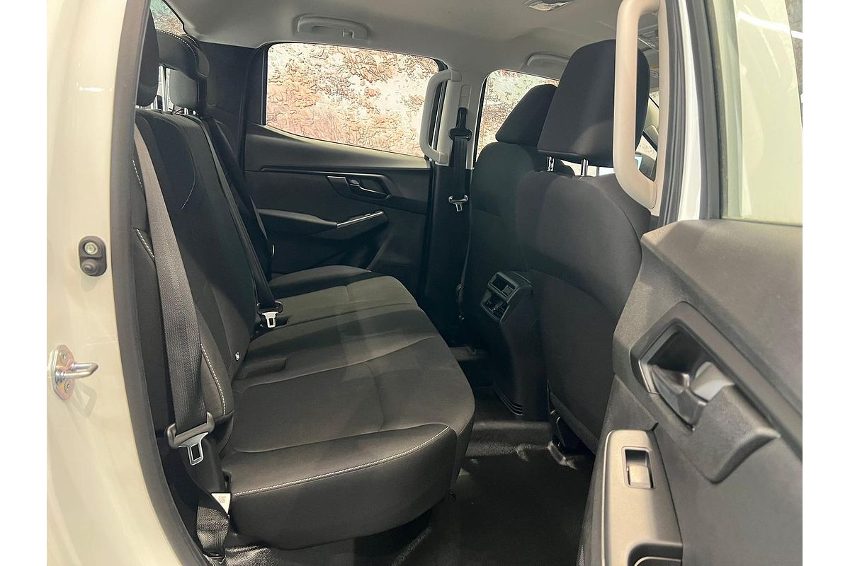 2025 Isuzu D-MAX SX 4X4