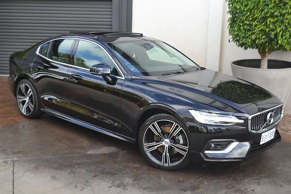 2022 Volvo S60 B5 Inscription