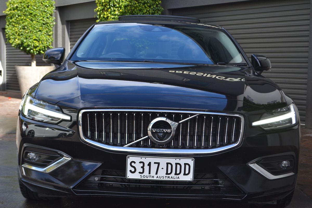 2022 Volvo S60 B5 Inscription