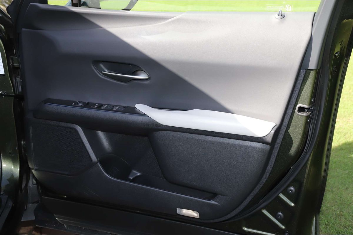 2024 Lexus UX UX250h Luxury MZAH10R