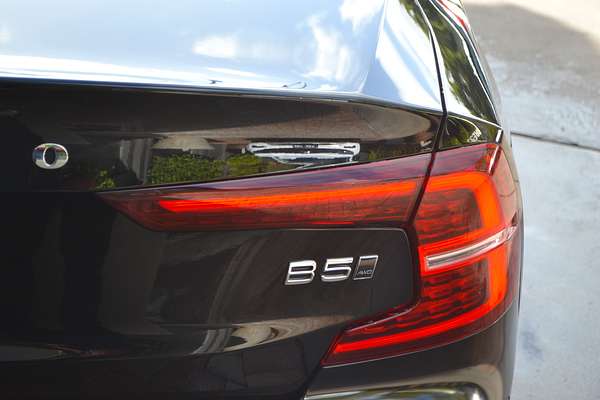 2022 Volvo S60 B5 Inscription