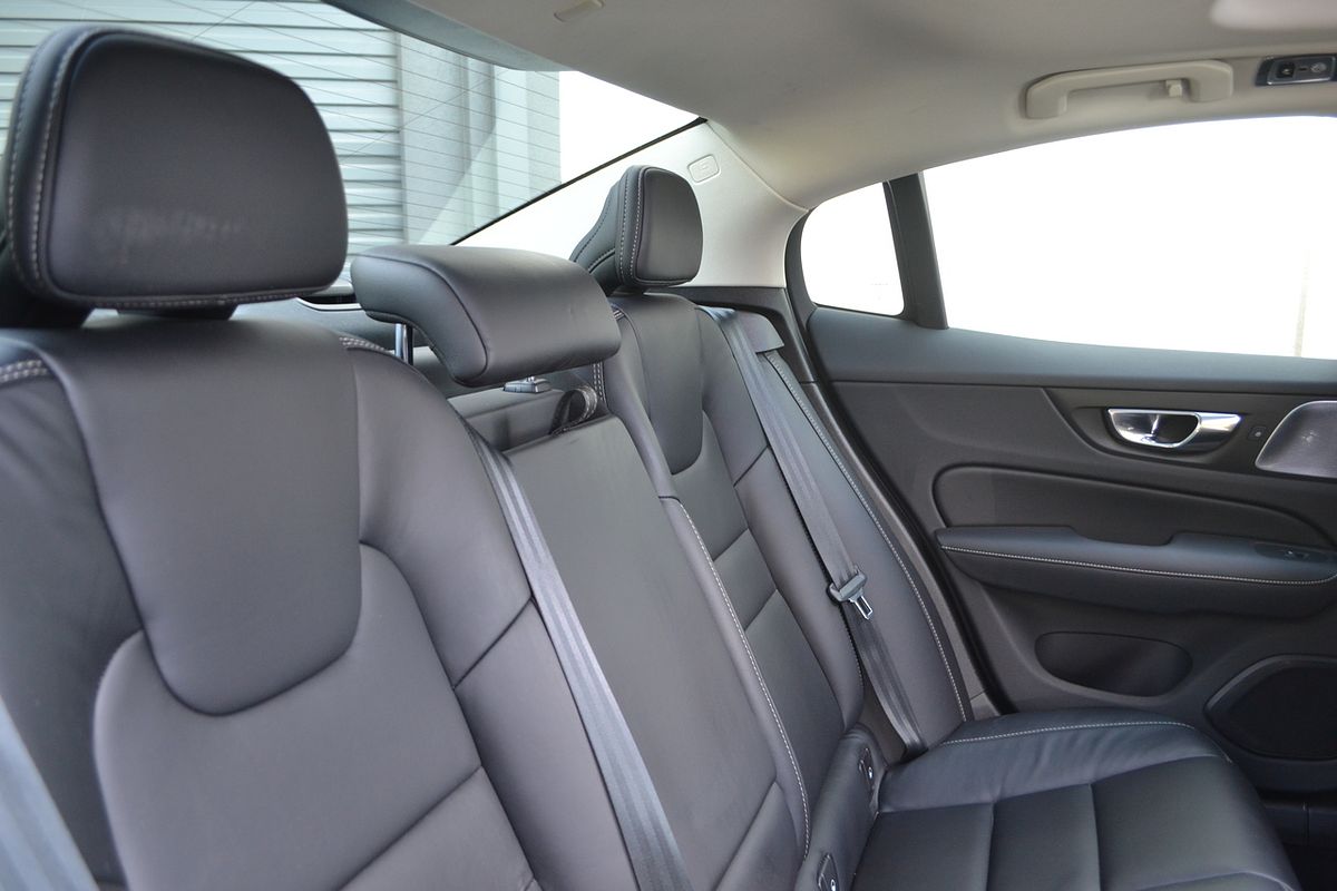 2022 Volvo S60 B5 Inscription