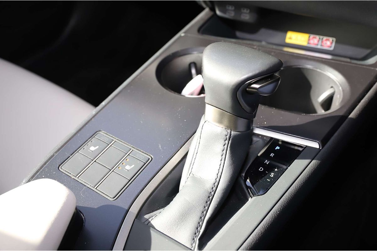 2024 Lexus UX UX250h Luxury MZAH10R